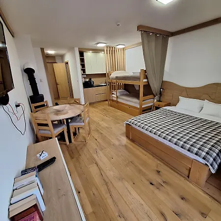 Vucko D444 Private Host Lägenhet